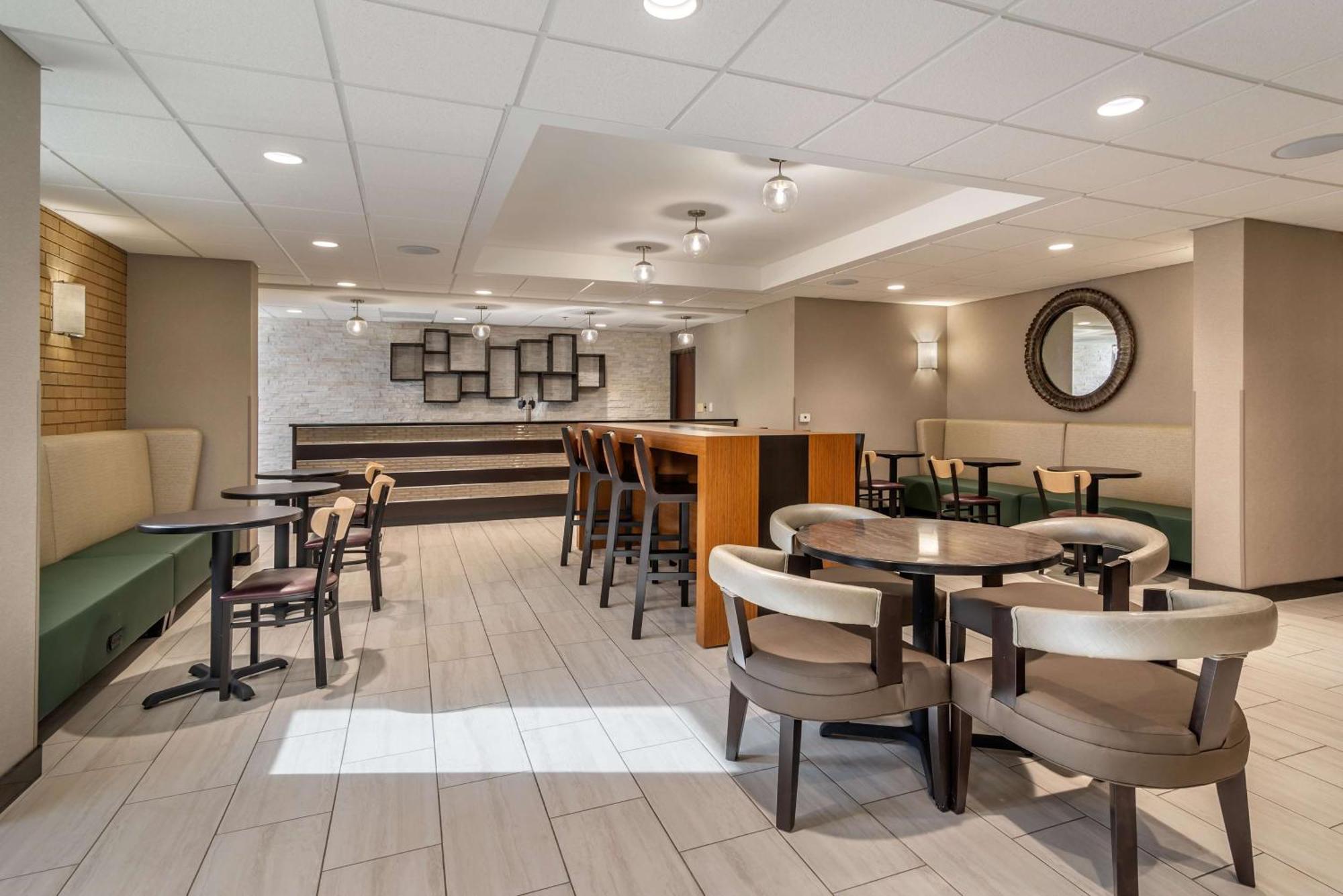 Drury Inn & Suites Atlanta Airport College Park Екстер'єр фото