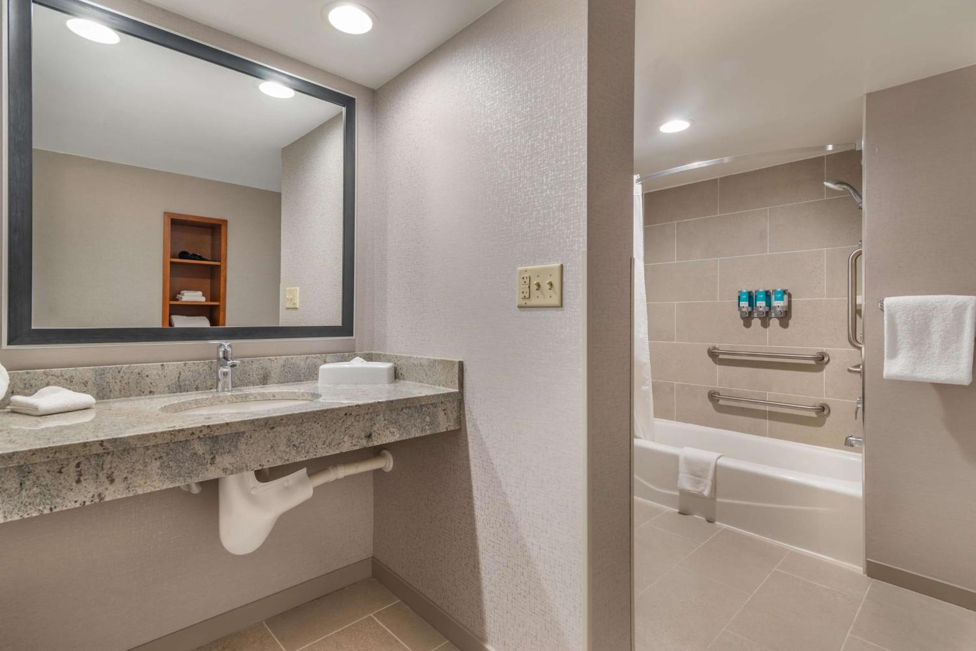 Drury Inn & Suites Atlanta Airport College Park Екстер'єр фото