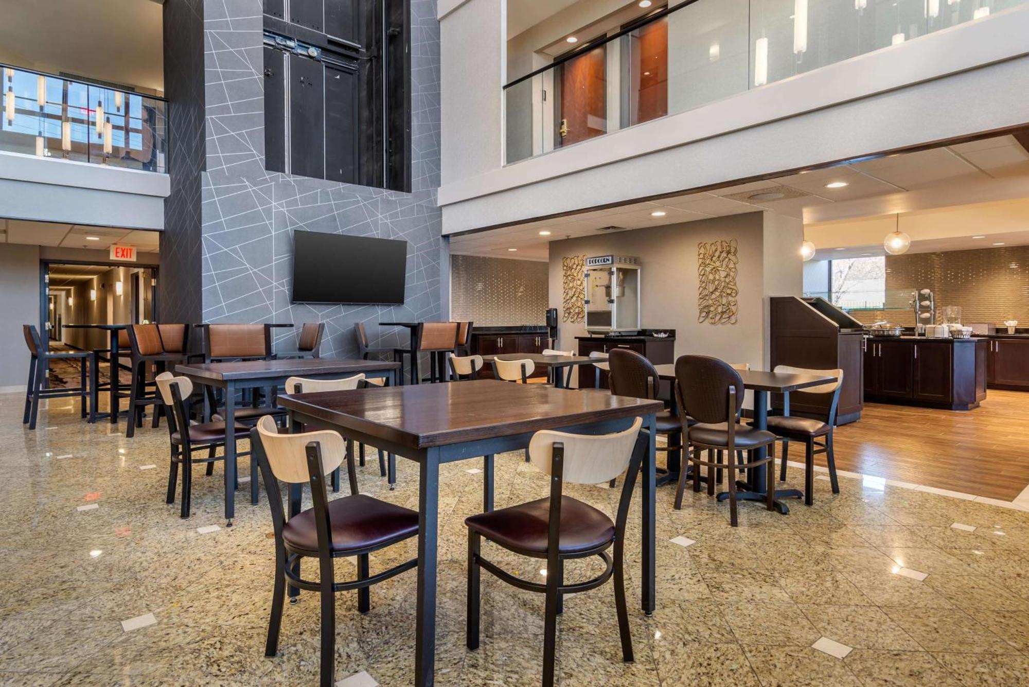 Drury Inn & Suites Atlanta Airport College Park Екстер'єр фото